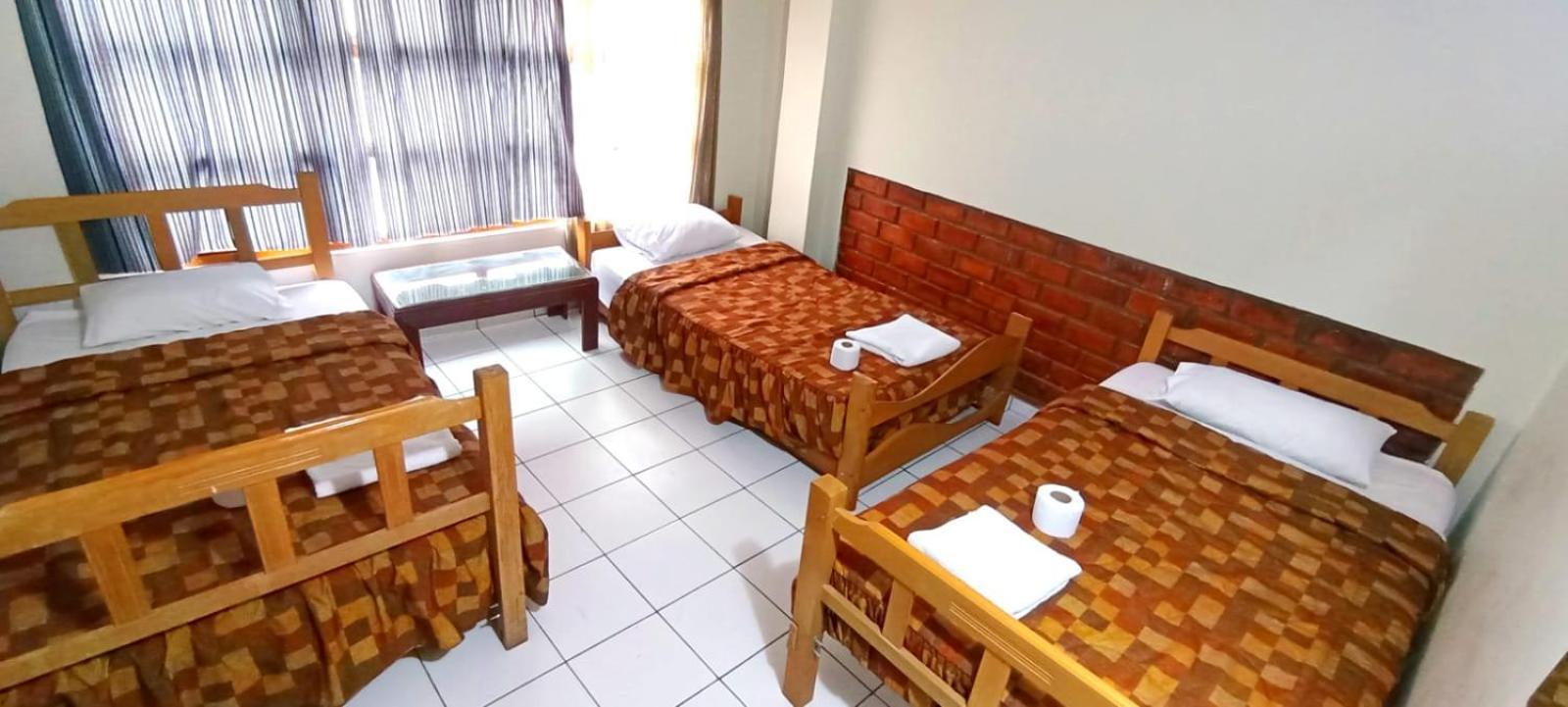 Andes Hostel อัวรัซ ภายนอก รูปภาพ