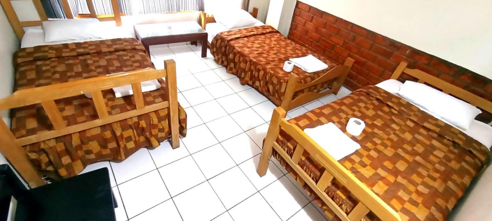 Andes Hostel อัวรัซ ภายนอก รูปภาพ